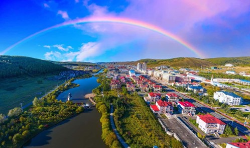 Foto hatudu paizajen sidade Arxan nian, liga Xing'an, rejiaun autónoma Mongólia Interiór norte Xina nian. (Foto fornese hosi departamentu publisidade Arxan nian)